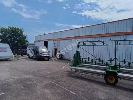 location entrepôt 250 m²