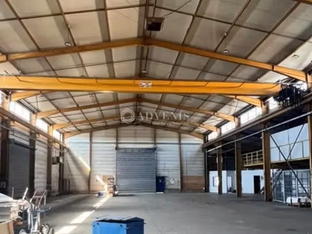 location entrepôt 2 140 m²