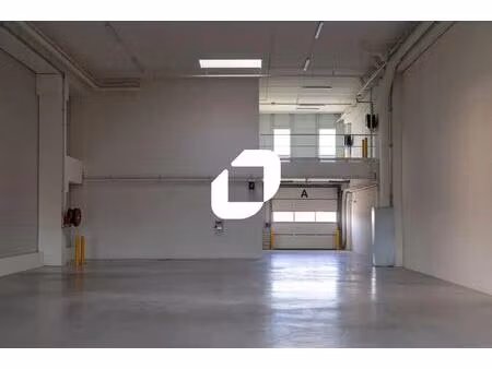 location local d'activités 535 m² à 20 997 m²