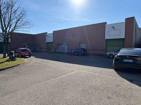 location local d’activités bron 69500 374m²