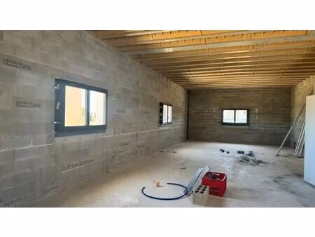 location local d’activités saint esteve 66240 96m²