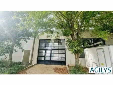 location local d'activités 131 m² à 1 235 m²