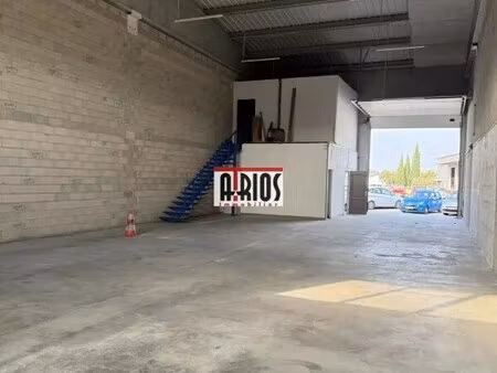 location entrepôt 327 m²