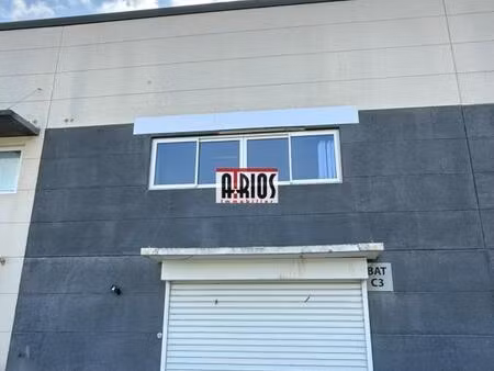 location entrepôt brignoles 83170 327m²