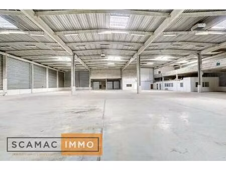 location entrepôt 2 400 m²