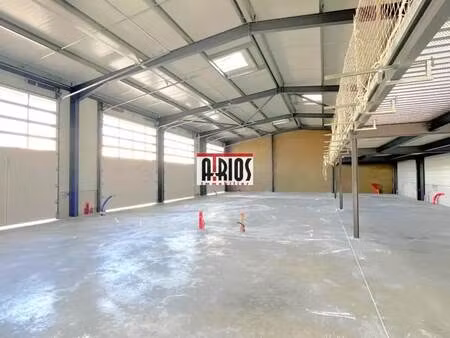 location entrepôt la crau 83260 111m²