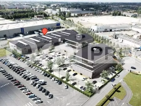 location entrepôt 730 m²