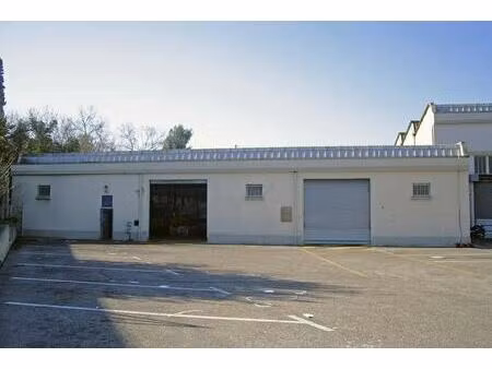 location entrepôt 1 660 m²