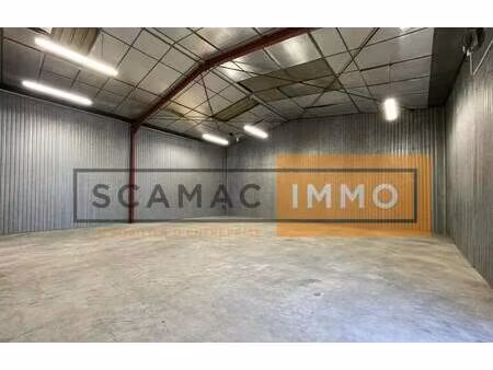 location entrepôt 300 m²