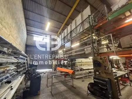 location entrepôt saint laurent du var 06700 383m²