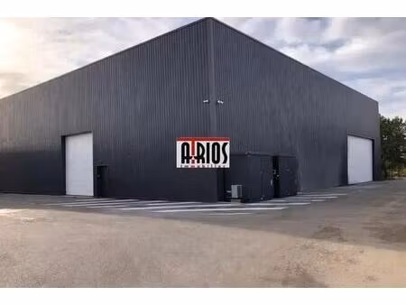 location entrepôt signes 83870 1560m²