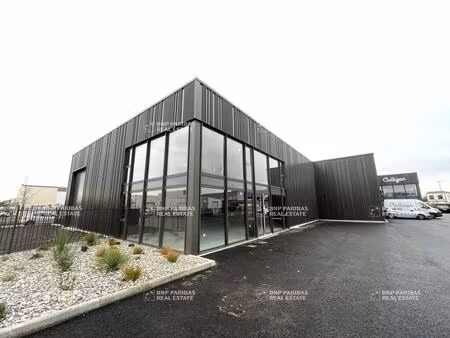 location local d'activités 684 m² à 1 433 m²