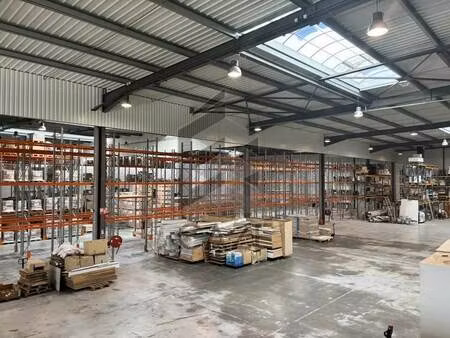 location local d'activités 4 880 m²