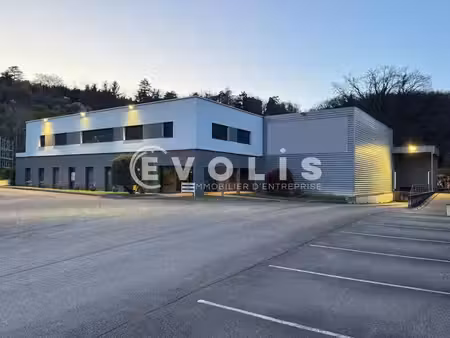 location local d’activités 1352m²