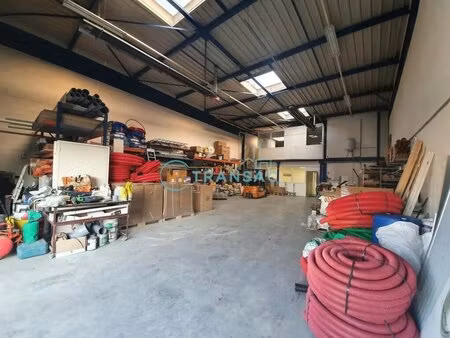 location local d'activités 391 m²