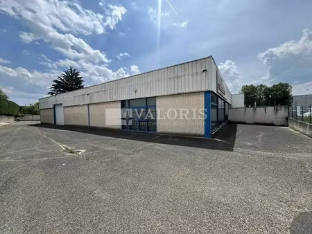 location local d'activités 400 m²