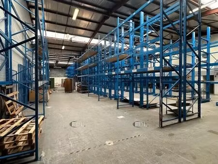 location local d'activités 572 m² à 1 794 m²