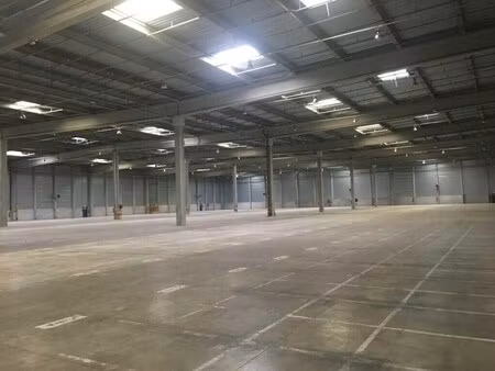 location entrepôt 9 994 m² à 30 943 m²
