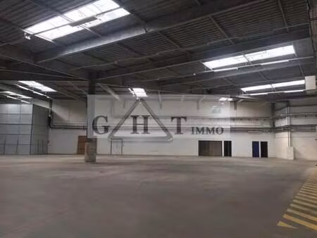 location entrepôt collegien 77090 2906m²