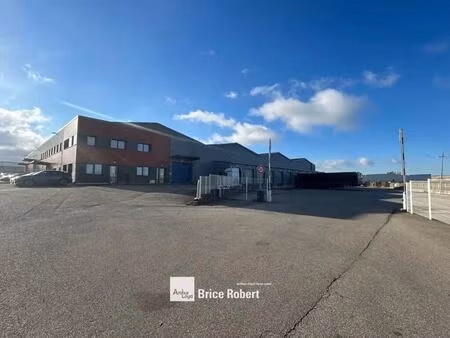 location local d'activités 4 586 m²