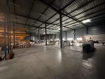 location entrepôt 2 665 m²