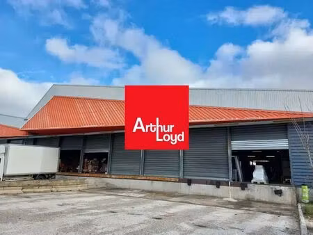 location entrepôt 210 m² à 420 m²