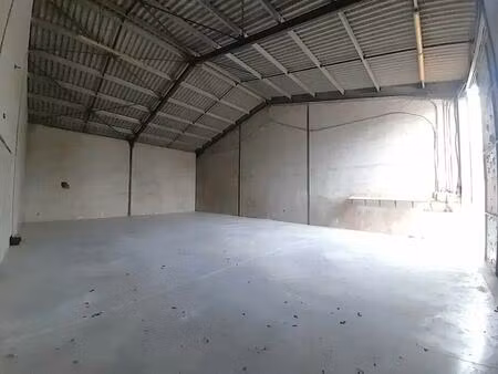 location entrepôt le cannet des maures 83340 150m²