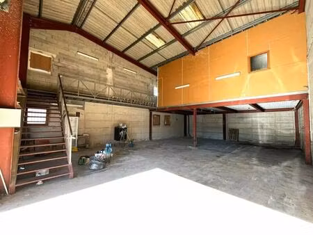 location entrepôt 248 m²