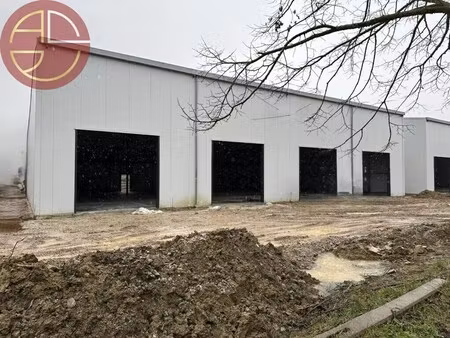 location entrepôt 150 m²