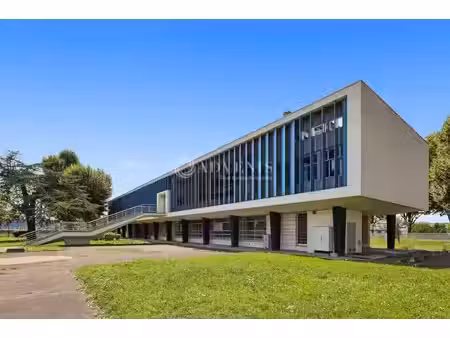 location local d’activités 2258m²