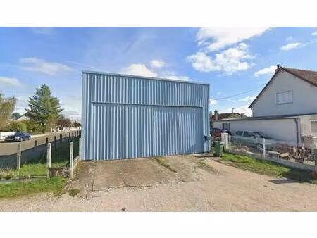 location local d'activités 258 m²