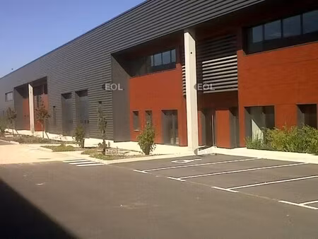 location local d'activités 1 247 m²