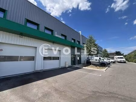 location local d'activités 154 m²