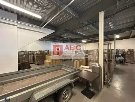 location local d'activités 228 m²