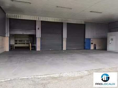 location local d'activités 725 m²