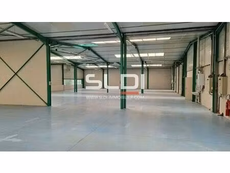 location local d'activités 304 m² à 1 438 m²