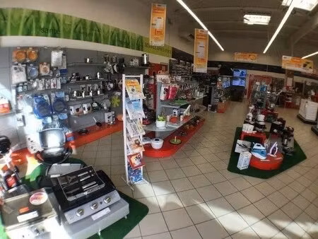 location commerce 2 827 m²