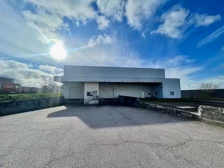 location entrepôt 1 674 m²