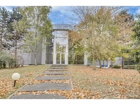 location local d'activités 2 400 m²