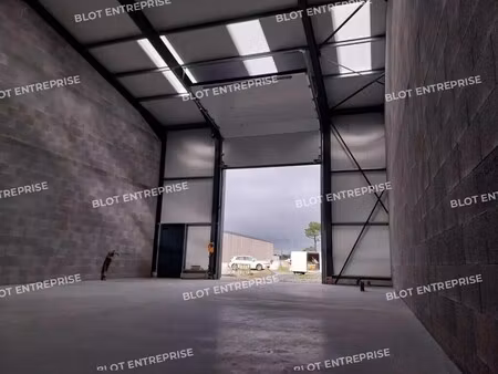 location local d'activités 133 m²