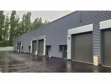location local d'activités 159 m²