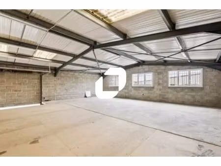location local d'activités 270 m²