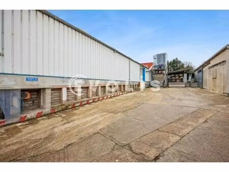 location local d'activités 600 m²