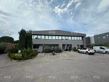 location entrepôt 840 m²