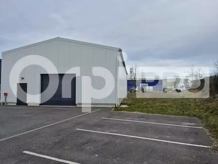 location entrepôt 220 m²