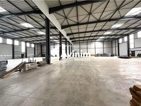 location entrepôt 1 500 m²