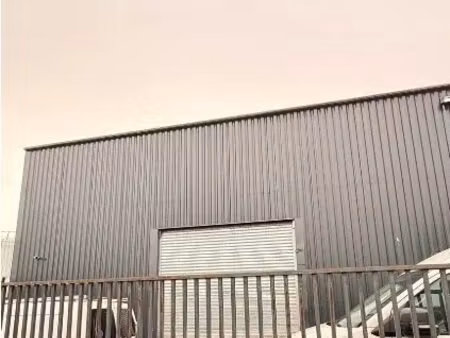 location entrepôt 693 m²