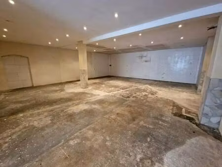 location entrepôt 150 m²