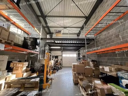 location entrepôt 258 m²