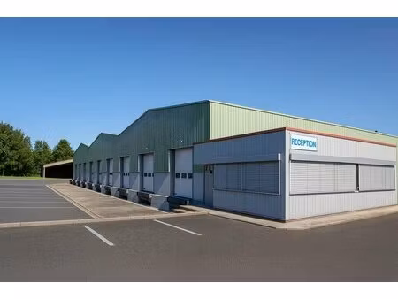 location entrepôt 5 000 m²